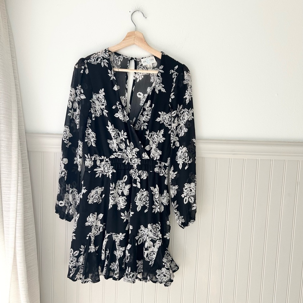 Jun & Ivy Small Black White Floral Sheer Long Sleeve Dress